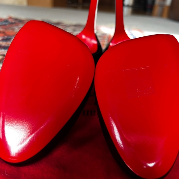 Christian Louboutin - Picture 3 of 8